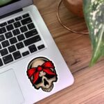 استیکر جمجمه توپاک