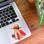 استیکر لوفی در حال غذا خوردن