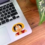 استیکر لوفی در حال غیبت کردن