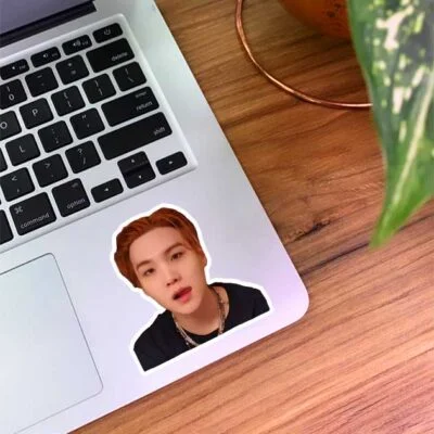 استیکر چهره جیمین با موهای نارنجی