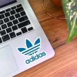 استیکر لوگو آدیداس به رنگ آبی