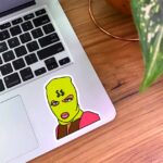 استیکر دختر طرح ماسک فیس به رنگ سبز فسفری