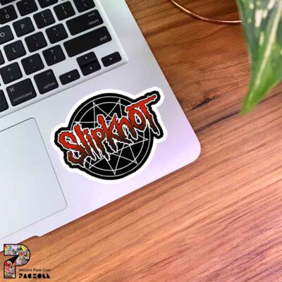استیکر نماد گروه Slipknot به رنگ قرمز طرح دایره ای