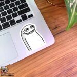 استیکر ادمک خطی مسخره همراه با دندون های زرد