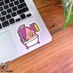 استیکر پاتریک در حال حمام کردن