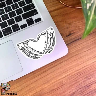 استیکر قلب دستی طرح اسکلت