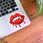 استیکر دهان خون‌آشام و لب های خونی