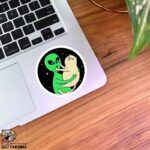 استیکر گربه و ادم فضایی طرح دایره