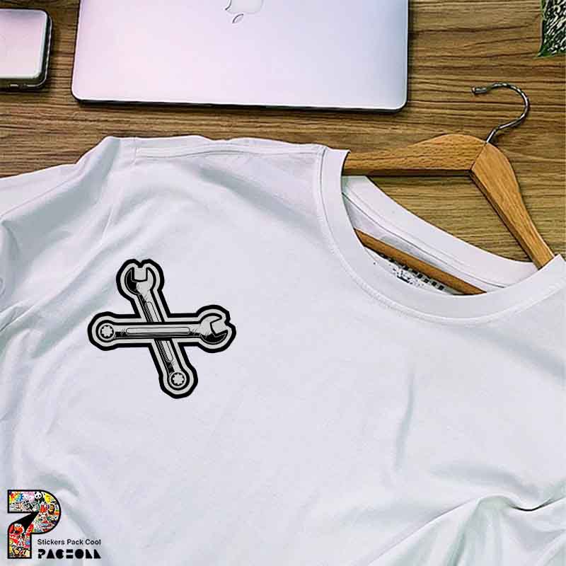 6141 P Sticker Offroad استیکر آچار فرانسه را به صورت ضربدری