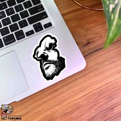 استیکر چهره لئون طرح سیاه و سفید از فیلم لئون حرفه‌ای