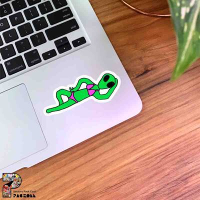 استیکر Alien با لباس زیر صورتی
