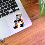 استیکر فضانورد روی نت موسیقی