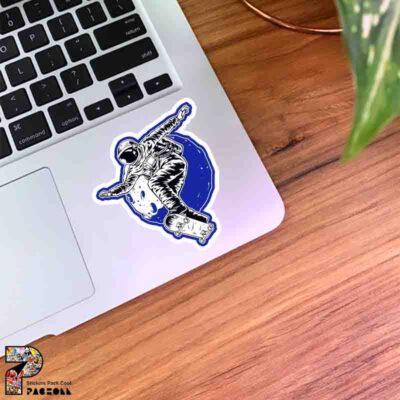 استیکر فضانورد اسکیت‌سوار در ماه