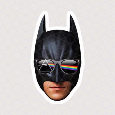 استیکر بتمن با عینک منشور پینک فلوید! طرحی خاص و جذاب برای طرفداران بتمن و موسیقی راک. همین حالا بخرید و متفاوت باشید!